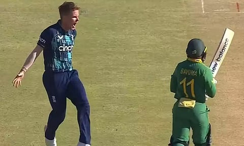 தென் ஆப்பிரிக்க கேப்டன் விக்கெட்டை ஆக்ரோஷமாக கொண்டாடிய சாம் கரணுக்கு அபராதம்