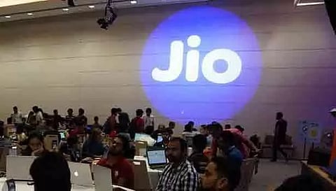 தினமும் 2.5 ஜிபி டேட்டா வழங்கும் புதிய ஜியோ சலுகை அறிவிப்பு