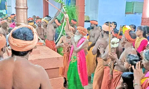 வாகைக்குளம் வாகைபதியில் தை திருவிழா கொடியேற்றம் நடந்தபோது எடுத்த படம்.
