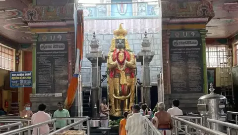 நாமக்கல் ஆஞ்சநேயர் கோவில் வஸ்திரங்கள் ஏலம்