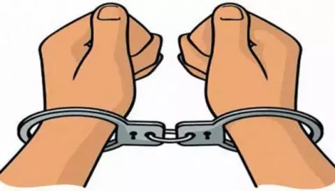 பாவூர்சத்திரம் அருகே சட்டவிரோதமாக மது விற்ற 5 பேர் கைது