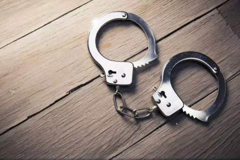 கஞ்சா விற்ற 2 பேர் கைது