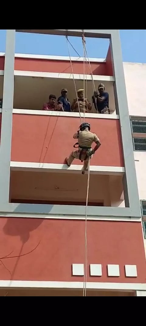 கோவையில் போலீசாருக்கு சிறப்பு பயிற்சி