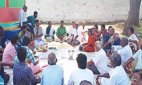 உணவை நஞ்சாக்கும் பூச்சிக்கொல்லி மருந்துகளை தடை செய்ய வேண்டும்