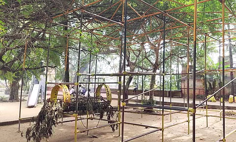 கடலூர் நகரின் மையபகுதியில்அவலம் றுவர்களின் உயிரை காவு வாங்க காத்திருக்கும் பூங்கா விளையாட்டு சாதனங்கள்:பெற்றோர்கள் குமுறல்