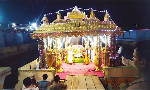 தெப்பத் திருவிழா நடந்த போது எடுத்த படம்.