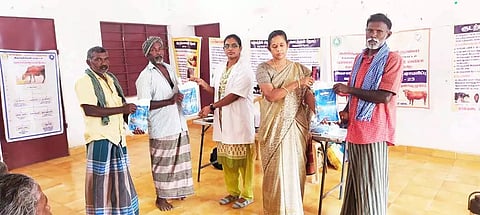 கால்நடை விழிப்புணர்வு முகாம் நடந்த போது எடுத்த படம்