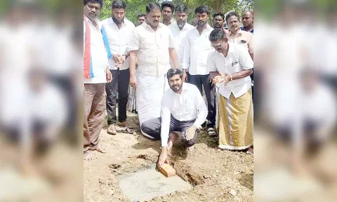 மேலபோலகம் ஊராட்சி பள்ளி வகுப்பறை கட்டிடம் கட்ட ஷாநவாஸ் எம்.எல்.ஏ. அடிக்கல் நாட்டினார்.