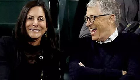 மனைவியுடன் விவாகரத்து- விதவை பெண்ணுடன் ஊர் சுற்றும் பில் கேட்ஸ்