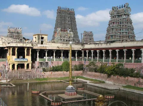 மீனாட்சி அம்மன் கோவிலில் மகா சிவராத்திரி வழிபாடு