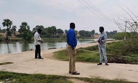 பக்கிங்காம் கால்வாய் ஆக்கிரமிப்பை தடுக்க அரசு நடவடிக்கை: எல்லை கல் அமைக்கும் பணி துவங்கியது