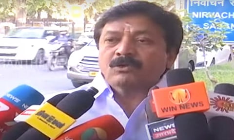 ஈரோடு கிழக்கு தொகுதியின் வாக்காளர் பட்டியலில் குளறுபடி- சிவி சண்முகம் எம்.பி. பரபரப்பு புகார்