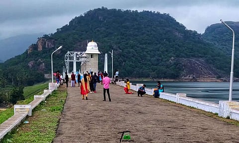 பாழடைந்து கிடக்கும் அமராவதி அணை பூங்கா  பராமரிக்கப்படுமா?