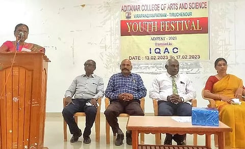 கலாசார போட்டி தொடக்க விழா நடந்த போது எடுத்த படம்