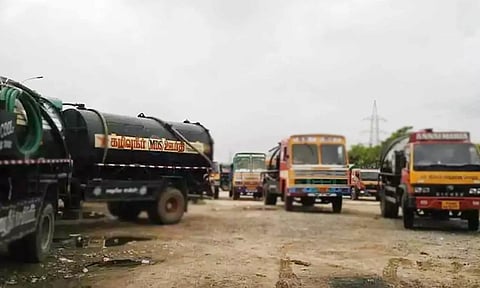 கண்ட இடங்களில் கழிவுநீரை கொட்டினால் நடவடிக்கை- கழிவுநீர் லாரி உரிமையாளர்களுக்கு குடிநீர் வாரியம் எச்சரிக்கை