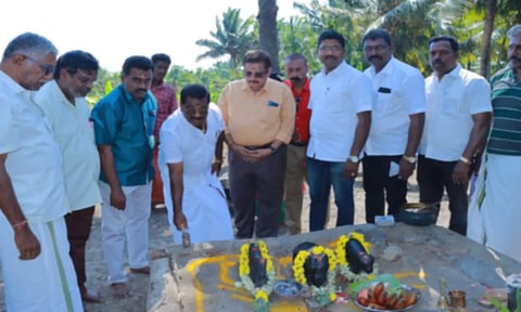 மேயர் மகேஷ் ஆய்வு செய்தபோது எடுத்த படம்&nbsp;