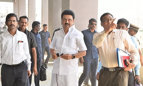 ஸ்மார்ட் சிட்டி திட்டத்தின்கீழ் கட்டப்பட்டு வரும் 2 அடுக்கு பஸ் நிலையத்தை பார்வையிட்ட முதலமைச்சர்