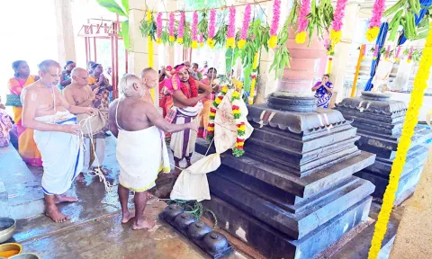 நத்தம் விஜயாசன பெருமாள் கோவிலில் மாசி திருவிழா கொடியேற்றம் நடந்த போது எடுத்த படம்.