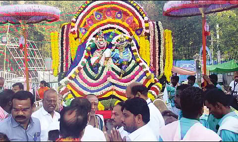 பிரம்மோற்சவ விழா 5-வது நாள்: சோமாஸ்கந்தமூர்த்தி, காமாட்சி திருச்சி வாகனத்தில் வீதி உலா