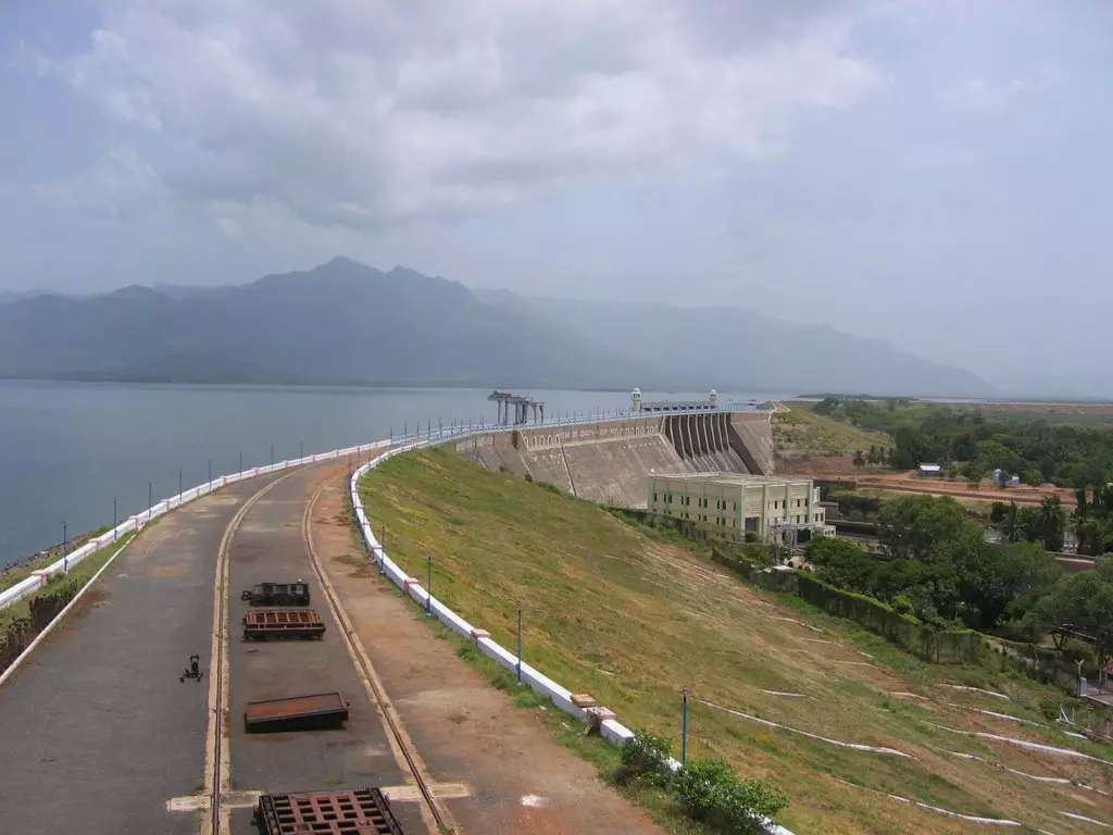 பவானிசாகர் அணையின் நீர்மட்டம் 97 அடியாக குறைந்தது