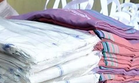 இலவச வேட்டி, சேலை கிடைக்க நடவடிக்கை மாா்க்சிஸ்ட் கம்யூனிஸ்ட் கட்சி வலியுறுத்தல்