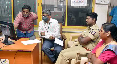 போலீசாருக்கு இணையதளம் மூலம் வாக்குச்சாவடி மையங்கள் ஒதுக்கீடு