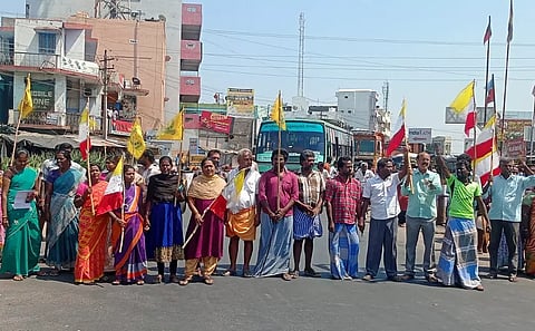 வட மாநில தொழிலாளர்களை கண்டித்து சலூன் கடைகள் அடைப்பு