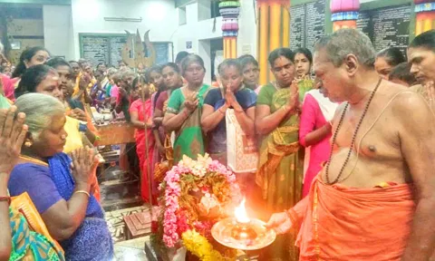 நந்தியம் பெருமாளுக்கு தீபாராதனை நடைபெற்றபோது எடுத்த படம்.