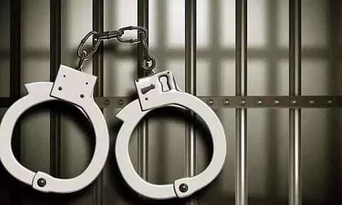 தனியார் கம்பெனியில் அலுமினிய பொருட்களை திருடிய 2 பேர் கைது