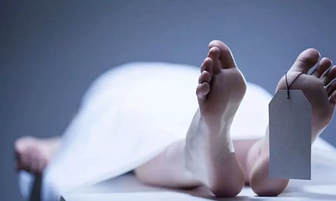 பாம்பு கடித்து தொழிலாளி சாவு