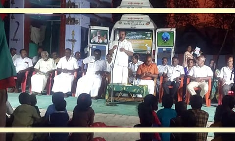 விழா நடைபெற்றபோது எடுத்த படம்.