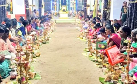 திருவிளக்கு பூஜை நடந்த போது எடுத்த படம்.