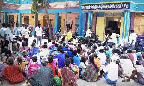 சேத்துப்பட்டு ஊராட்சி ஒன்றிய அலுவலகம் முன்பு பல்வேறு கோரிக்கைகளை வலியுறுத்தி மாற்றுத்திறனாளிகள் சங்கம் சார்பில் ஆர்ப்பாட்டம் நடந்த போது எடுத்த படம்.