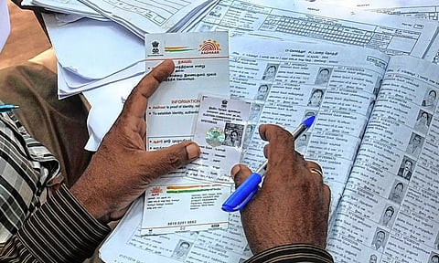 வாக்காளர் பட்டியலுடன் ஆதார் இணைப்பில் சென்னைக்கு கடைசி இடம்