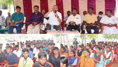 தெக்கூர் கல்லூரியில் மாநிலக் கல்வி கொள்கை குழுவின் தலைவர்- முன்னாள் டெல்லி ஐகோர்ட்டு தலைமை நீதிபதி முருகேசன் மாணவர்களை சந்தித்து கருத்துகளை கேட்டறிந்தார்.