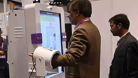 உடல் எடை, ரத்த அழுத்தம், கொழுப்பு அளவு காட்டும் நவீன எந்திரம்- தெலுங்கானா பஸ் நிலையங்களில் வைக்க ஏற்பாடு