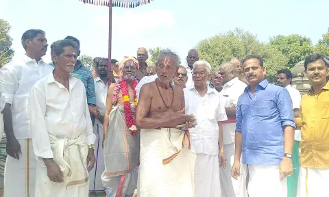 கருங்கல் பதிக்கும் நிகழ்ச்சியில் ஸ்ரீரங்கம் ஜீயர் பெரியநம்பி திருமாளிகை கலந்து கொண்டார்.