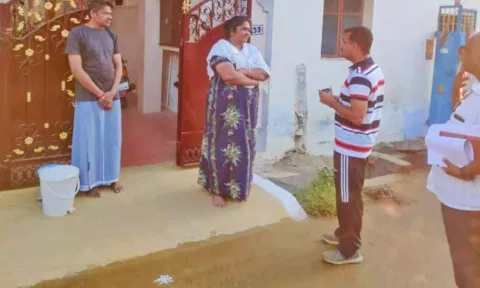 பொதுமக்களிடம் நேரடியாக சென்று  குறைகளை கேட்ட மாநக ராட்சி கமிஷனர்