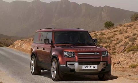 இந்தியாவில் அறிமுகமான லேண்ட் ரோவர் டிஃபெண்டர் 130 - விலை ரூ. 1.30 கோடி மட்டுமே!