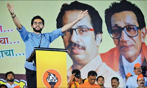 ஒர்லி பொதுக்கூட்டத்தில் ஆதித்ய தாக்கரே பேசிய போது எடுத்தபடம்.