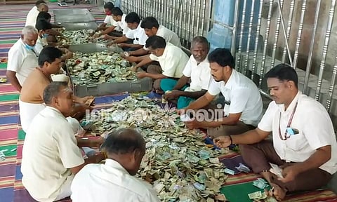 கடந்த 20 நாட்களில் திருத்தணி முருகன் கோவிலில் ரூ.1 கோடி உண்டியல் வசூல்
