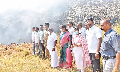 பீச் ரோட்டில் உள்ள வலம்புரிவிளை குப்பை கிடங்கில் பயங்கர தீ விபத்து - பொதுமக்கள் பரிதவிப்பு