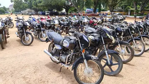 சேலம் மாவட்டத்தில் மதுவிலக்கு வழக்குகளில் பறிமுதல் செய்யப்பட்ட வாகனங்கள் ஏலம்