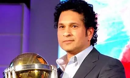 மும்பை வான்கடே மைதானத்தில் தெண்டுல்கருக்கு முழு உருவ சிலை