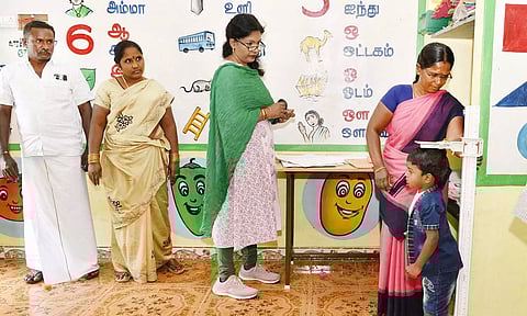 அங்கன்வாடி மையத்தில் கலெக்டர் ஷஜீவனா ஆய்வு செய்தார்.