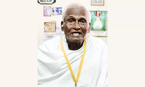 மதுரை ஜெயில் நூலகத்துக்கு 300 புத்தகங்கள் வழங்கிய முதியவர்- நெகிழ்ச்சி ஏற்படுத்துவதாக முதலமைச்சர் பாராட்டு