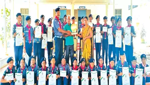 விழாவில் கலந்து கொண்டவர்கள்.