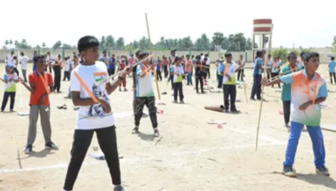 உலக சாதனை படைத்த மாணவ, மாணவிகள்.