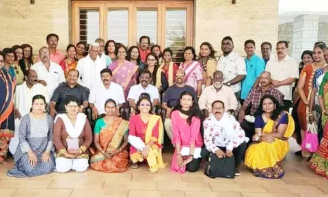 மலேசிய தமிழ் சங்கத்தினருக்கு வரவேற்பு அளிக்கப்பட்டது.