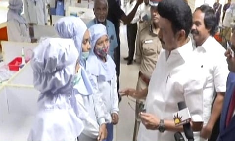 வடமாநில தொழிலாளர்களிடம் நலம் விசாரித்த முதலமைச்சர் மு.க.ஸ்டாலின்